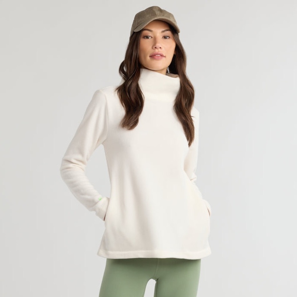 Dudley Stephens Vello Fleece Cobble Hill Turtleneck in Cream Size Small